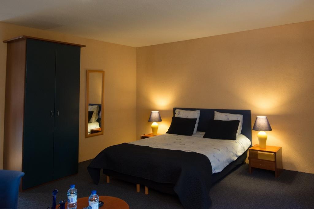 Charme Hotel La Dominotte Demigny Quarto foto