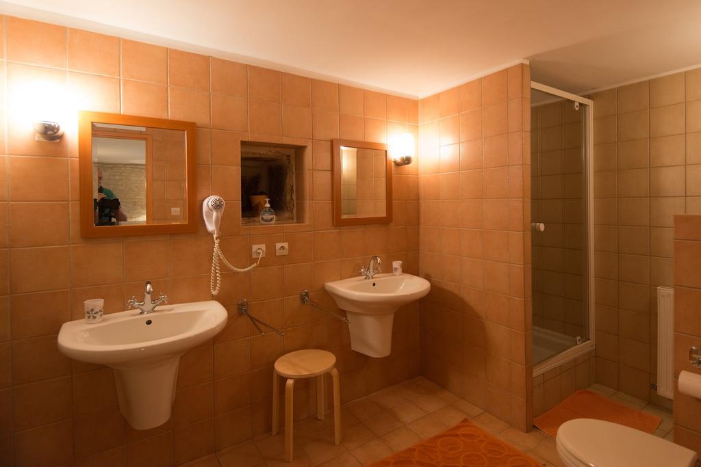 Charme Hotel La Dominotte Demigny Quarto foto